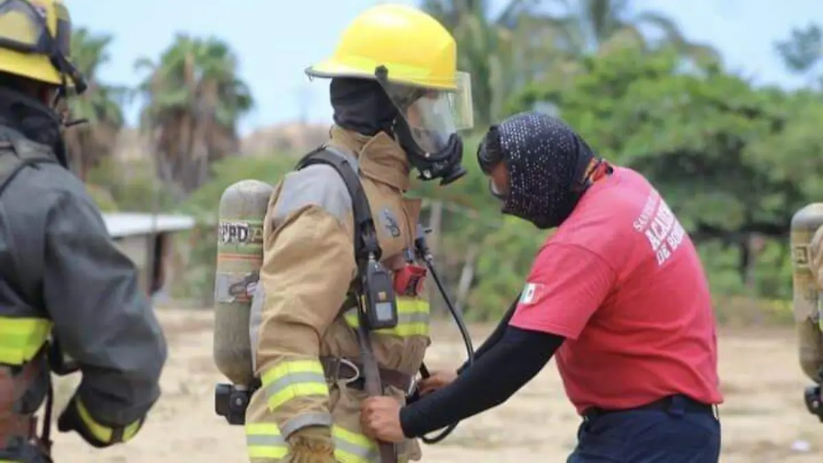 se buscan bomberos en san jose del cabo